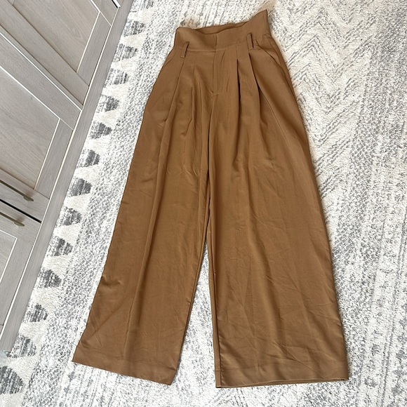 Women’s tan wide leg medium size 6 work office pants - Picture 1 of 7